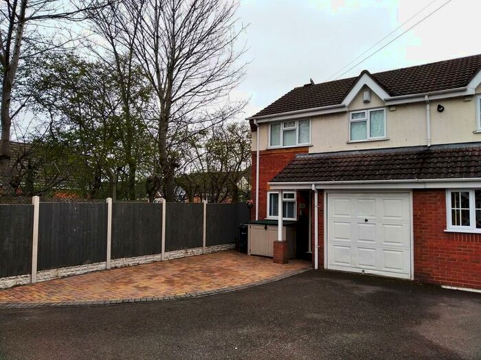 3 Bedroom Semi-Detached House To Rent In Wolseley Avenue, Acocks Green, B27