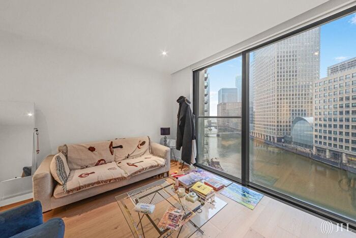 1 Bedroom Flat To Rent In Hampton Tower, Marsh Wall, E14