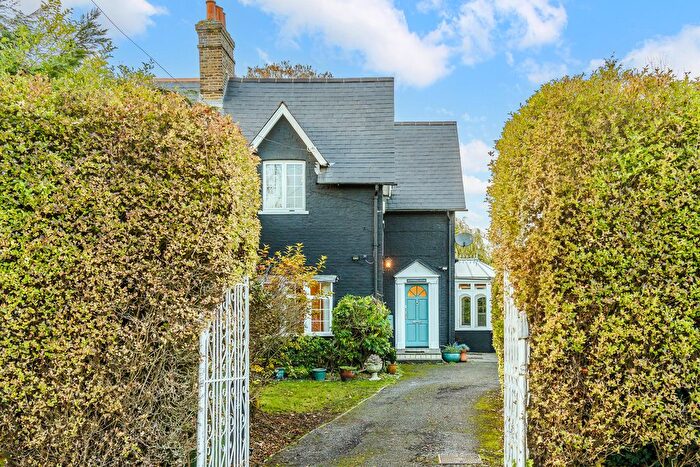 4 Bedroom Property To Rent In Cambridge Avenue, KT3