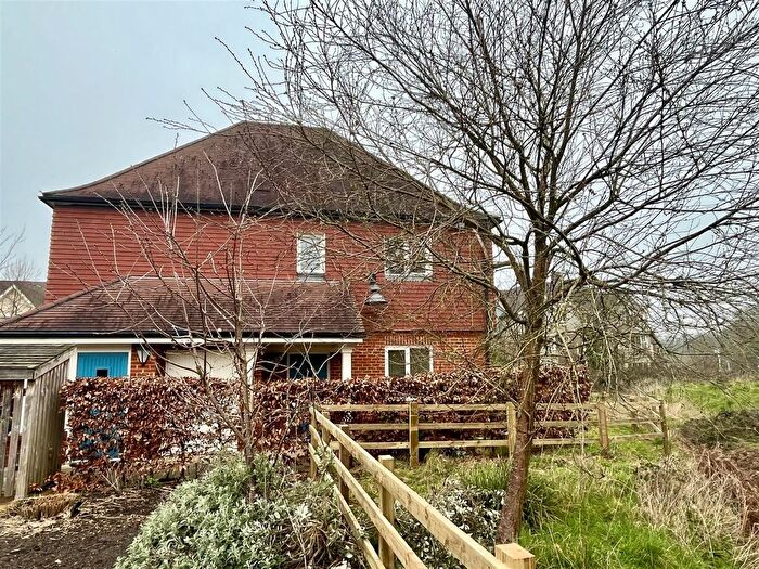 1 Bedroom Flat For Sale In Blackman Court, Yateley, GU46