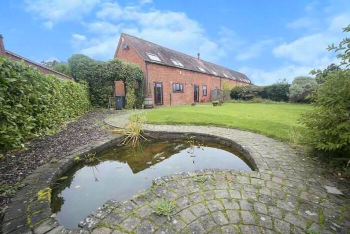 4 Bedroom Barn Conversion For Sale In Foxhill Barns, Foxhill Lane, Alvechurch, Birmingham B48