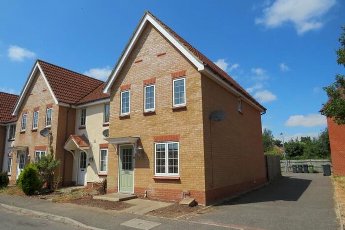 3 Bedroom Property To Rent In Kingfisher Road, Attleborough, NR17