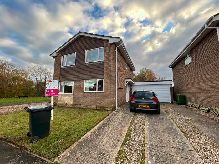 4 Bedroom Property To Rent In Eastmere, Swindon, SN3