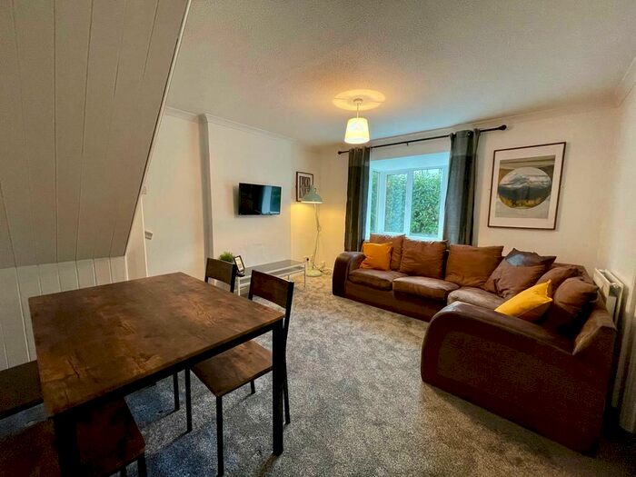 2 Bedroom House To Rent In Manston Close, Cardiff, CF5