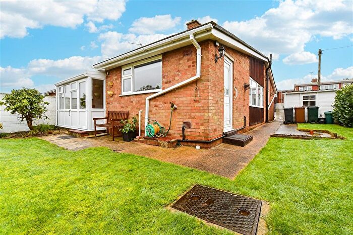3 Bedroom Semi-Detached Bungalow For Sale In Rylands Road, Kennington, Ashford, Kent, TN24