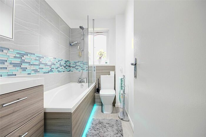 1 Bedroom Flat To Rent In Larmans Road, Enfield, Greater London, EN3