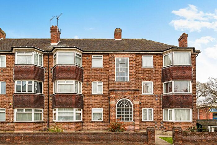 2 Bedroom Flat For Sale In Masons Avenue, Harrow, HA3