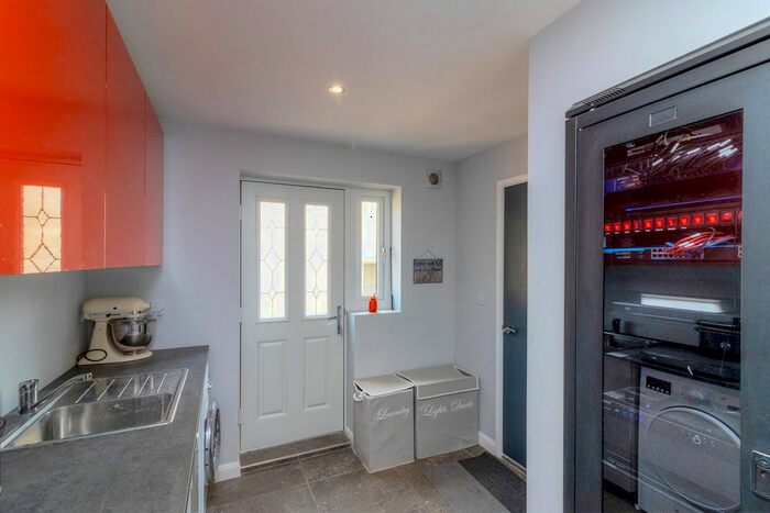 5 Bedroom Detached House To Rent In Worsbrough Road, Birdwell, Barnsley, S70