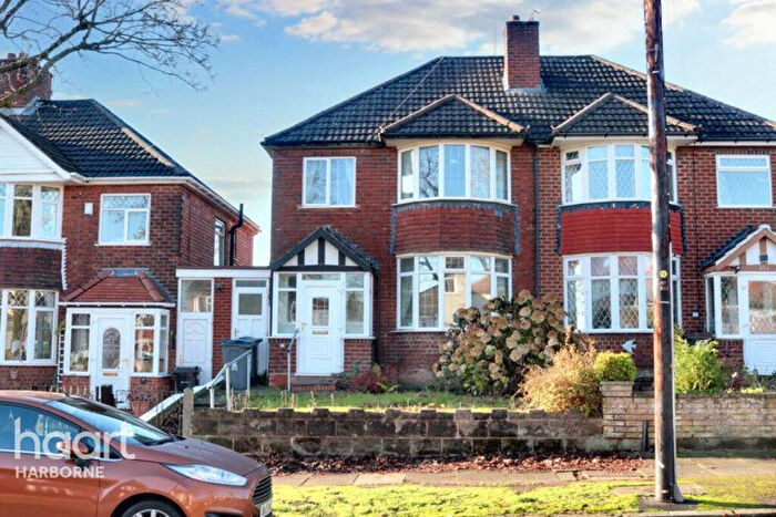 3 Bedroom Semi Detached House For Sale In White Road, Quinton, B32