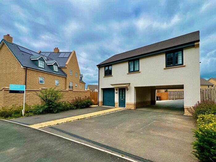 2 Bedroom Flat To Rent In Springwood Crescent, Bramhope, Leeds, West Yorkshire, LS16