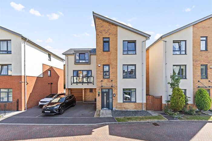 5 Bedroom Detached House For Sale In Genesis Green, Ashland, Milton Keynes, MK6