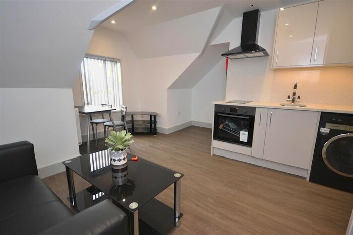 1 Bedroom Flat To Rent In Whitley Street, Reading, RG2