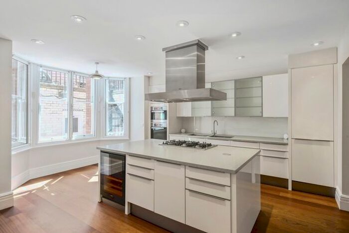 2 Bedroom Flat To Rent In Pont Street, London, SW1X
