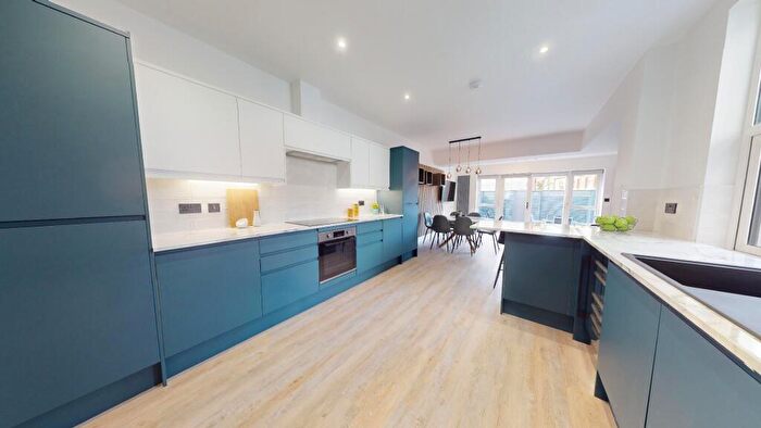 6 Bedroom House To Rent In Pen Y Wain Road, Cathays, Cardiff, CF24