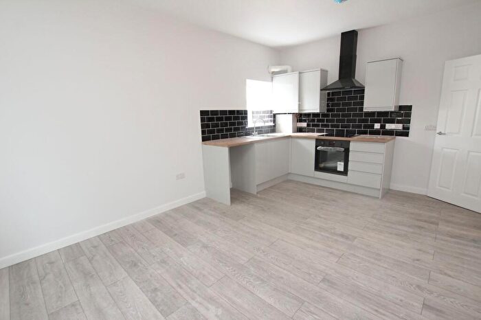 2 Bedroom Flat To Rent In Third Avenue, Nottingham, NG7