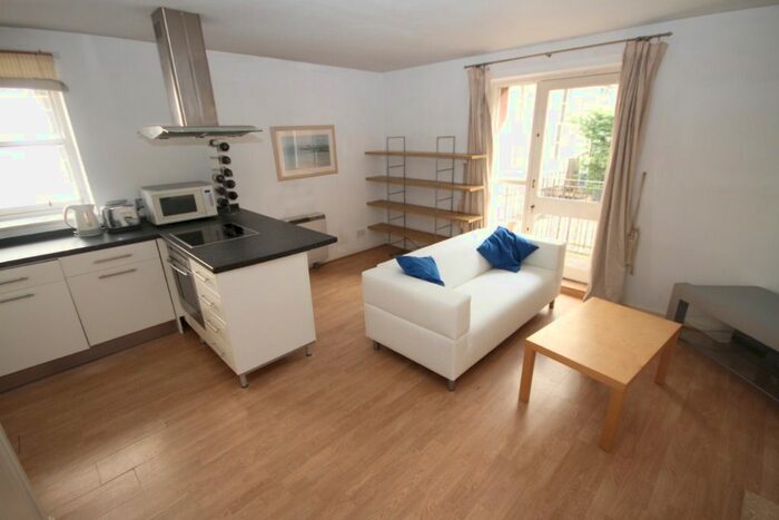 1 Bedroom Flat To Rent In St. Stephen Street, Stockbridge, Edinburgh, EH3