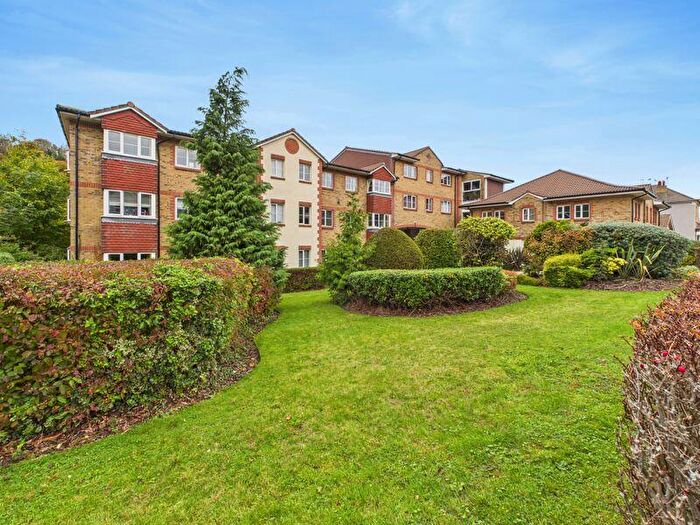 2 Bedroom Flat For Sale In Kearton Place - Caterham, CR3