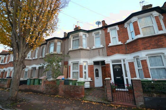 2 Bedroom Flat To Rent In Clements Road, East Ham, London, E6