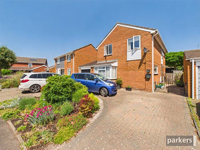 4 Bedroom Detached House For Sale In Broadwater Road, Twyford, Reading, Berkshire, RG10