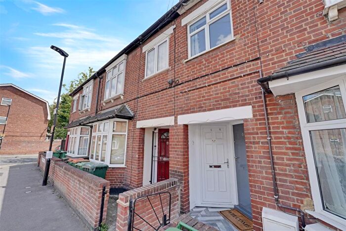 1 Bedroom Maisonette To Rent In Ripley Road, Custom House, E16