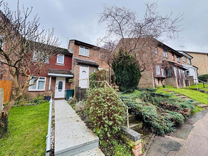 3 Bedroom House For Sale In Hollingbourne Crescent, Crawley, RH11