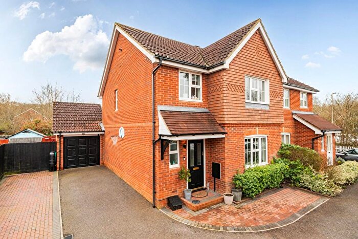 4 Bedroom Semi Detached House For Sale In Bishopswood, Kingsnorth, Ashford, TN23