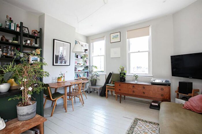 2 Bedroom Flat For Sale In Grove Lane, Camberwell, SE5