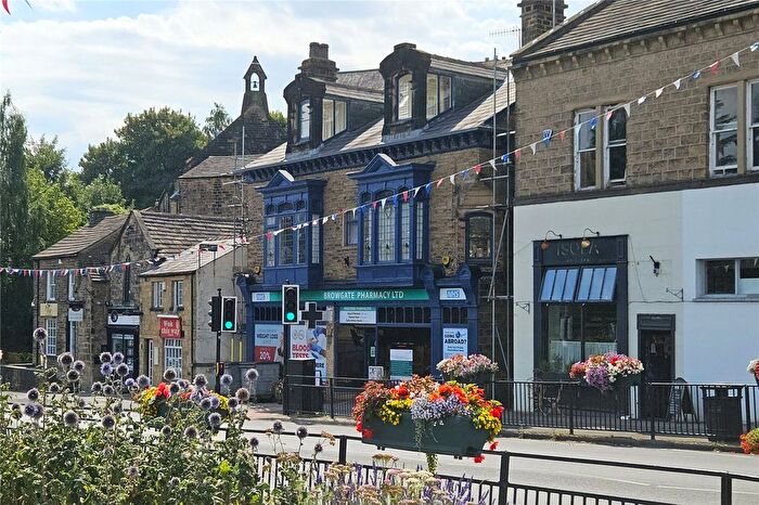 2 Bedroom Flat To Rent In Browgate, Baildon, Shipley, West Yorkshire, BD17