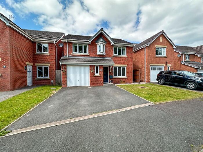 4 Bedroom Detached House For Sale In Clover Grove, Leekbrook, ST13