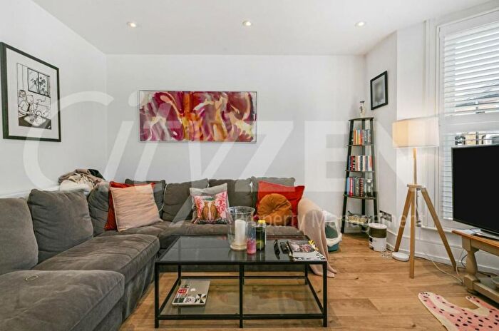 2 Bedroom Flat To Rent In Kellett Road, Brixton, London, SW2