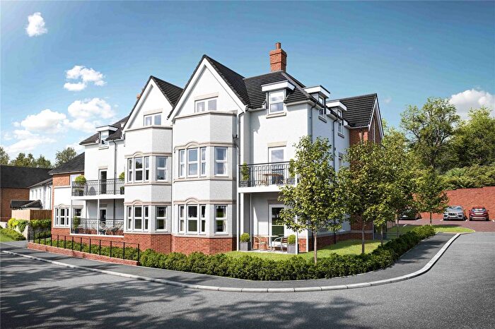 2 Bedroom Flat For Sale In Tillingbourne Gardens, Gomshall, Guildford, Surrey, GU5