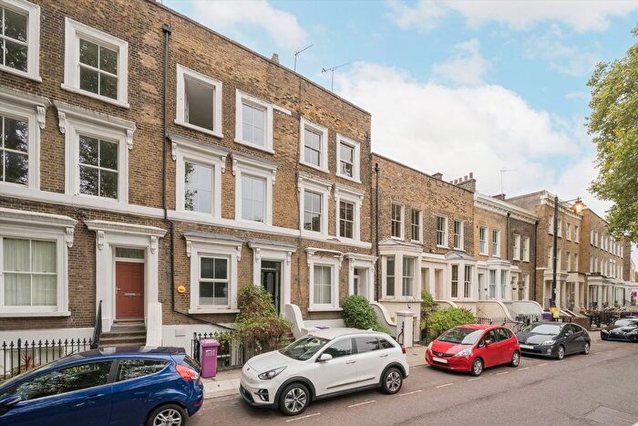 2 Bedroom Flat For Sale In Cadogan Terrace, London, E9
