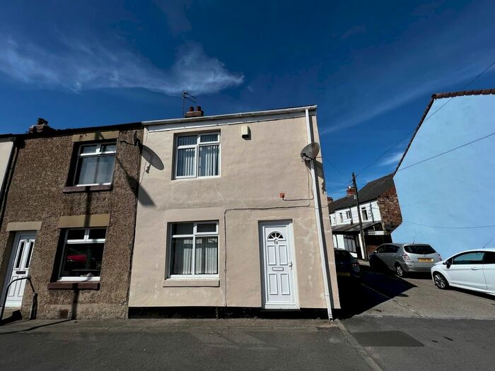 2 Bedroom End Of Terrace House To Rent In Front Street, Framwellgate Moor, Durham, County Durham, DH1