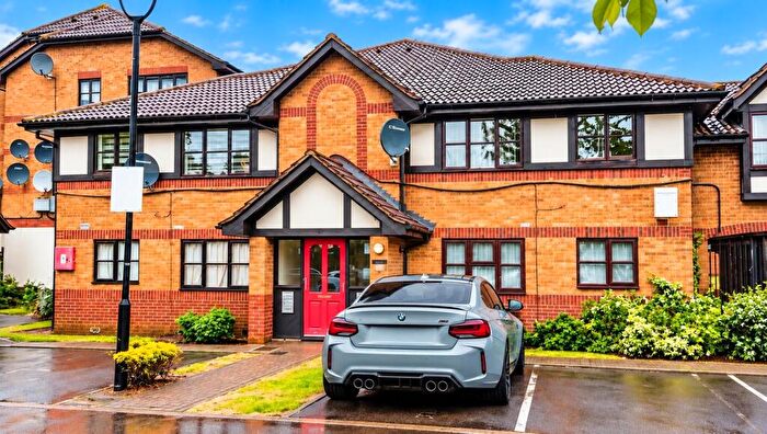 1 Bedroom Apartment For Sale In Somerset Gardens, White Hart Lane, N17