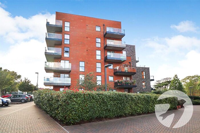 2 Bedroom Flat For Sale In Larner Road, Erith, DA8