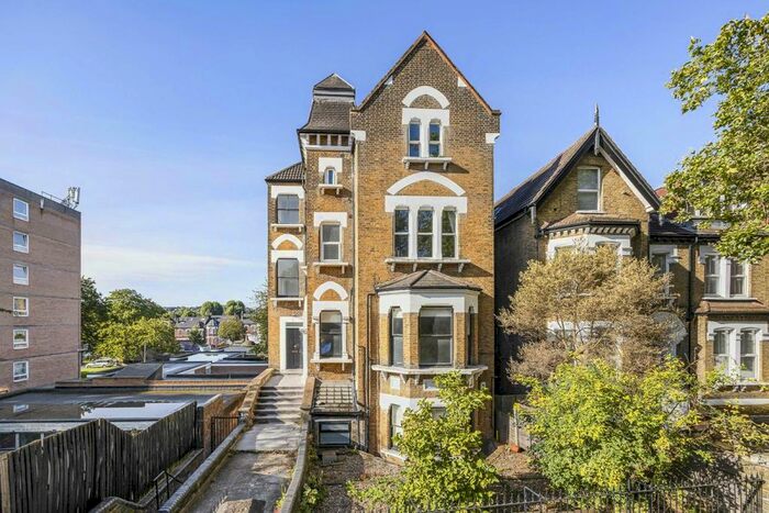 2 Bedroom Flat To Rent In Christchurch Road, London, SW2