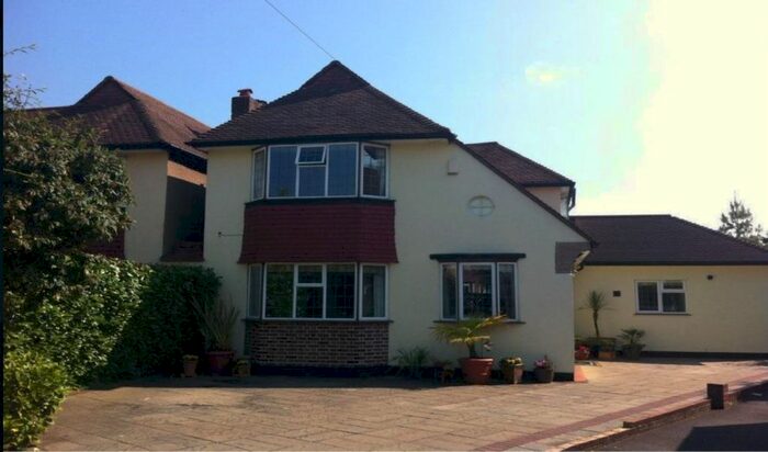 3 Bedroom Detached House To Rent In Welbeck Close, New Malden KT3