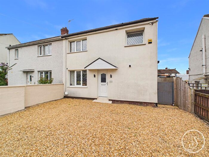 3 Bedroom Semi-Detached House For Sale In The Drive, Kippax, Leeds, LS25