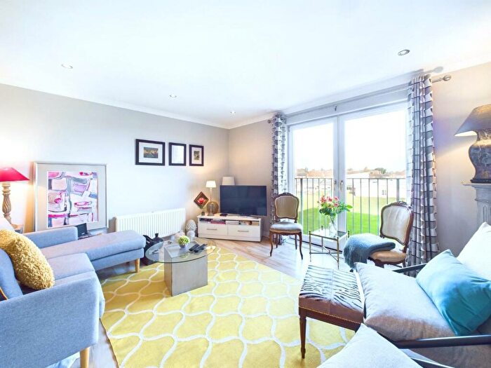 2 Bedroom Flat To Rent In Telford Road, Craigleith, Edinburgh, EH4