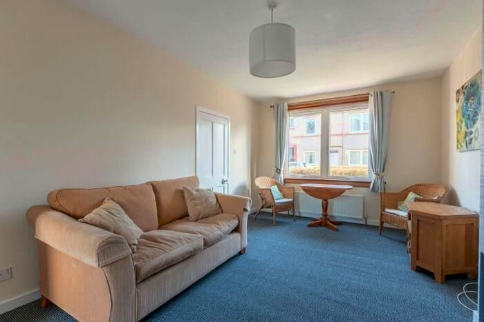 2 Bedroom Flat To Rent In Featherhall Place, Edinburgh, EH12