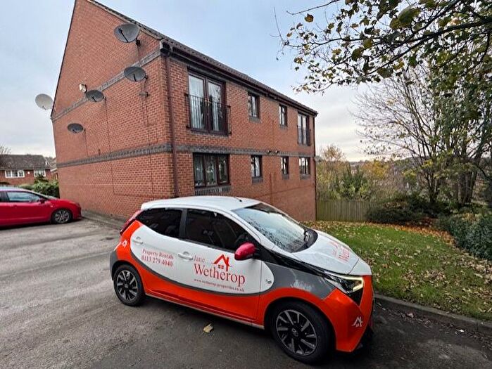 2 Bedroom Flat To Rent In Albert Road, Morley, Leeds, LS27