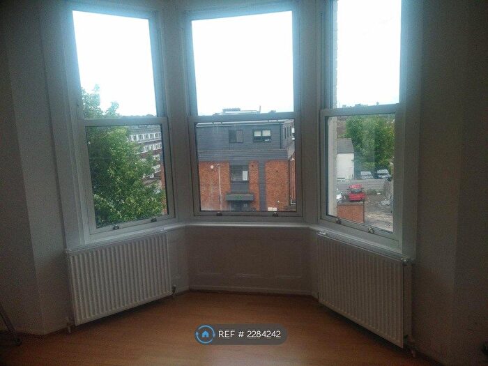 2 Bedroom Flat To Rent In Ash Villa, Luton, LU1