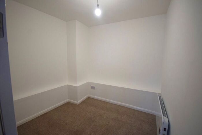1 Bedroom Flat To Rent In High Street, Bideford, Devon, EX39