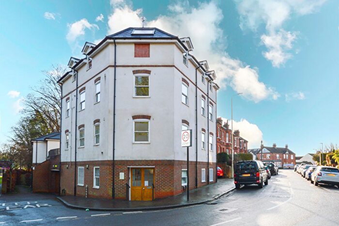 1 Bedroom Flat To Rent In Approach Road, St Albans, AL1