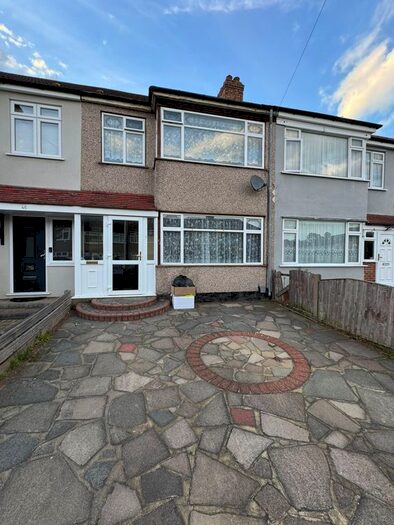 3 Bedroom Terraced House To Rent In Hulse Avenue, Romford, RM7