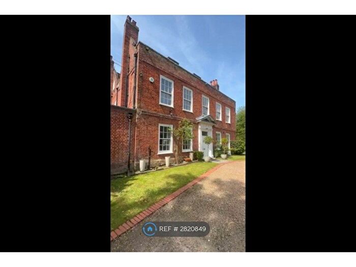 5 Bedroom Detached House To Rent In Bromley Common, Bromley, BR2