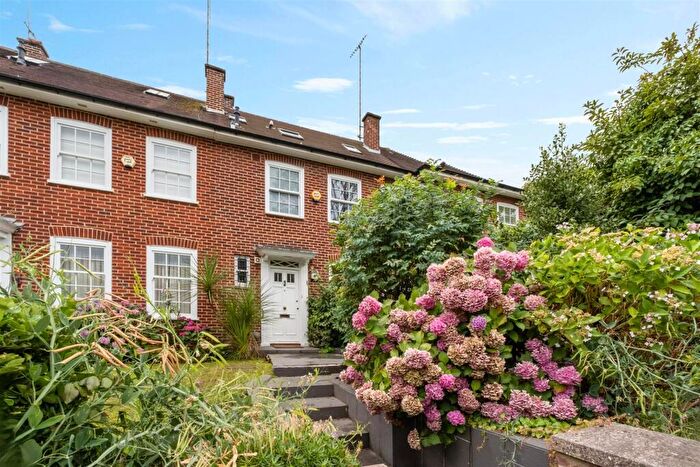 4 Bedroom House For Sale In Redington Gardens, Hampstead, London, NW3