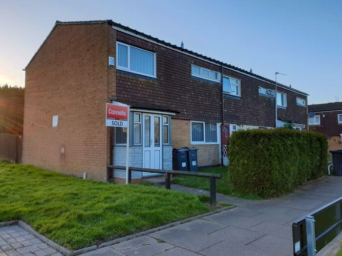 3 Bedroom House To Rent In Monyhull Hall Road, Birmingham, B30