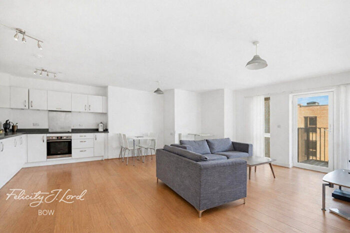 3 Bedroom Apartment For Sale In St Clements Avenue, London, E3
