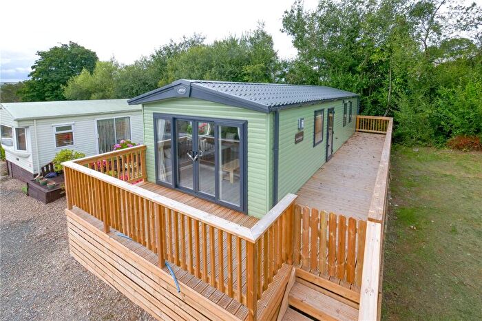 2 Bedroom Detached House For Sale In Glen Road, Baildon, Shipley, West Yorkshire, BD17